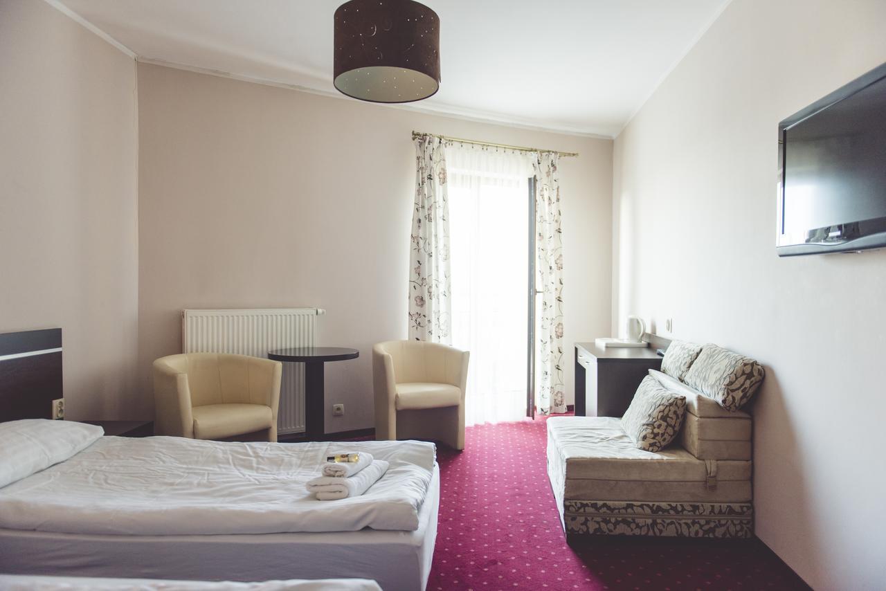 Hotel Odejewscy ฮอยนิตแซ ภายนอก รูปภาพ