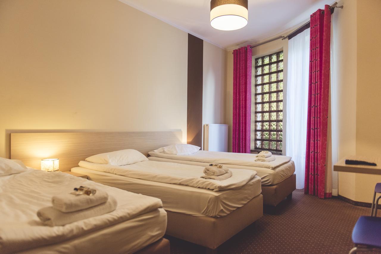 Hotel Odejewscy ฮอยนิตแซ ภายนอก รูปภาพ